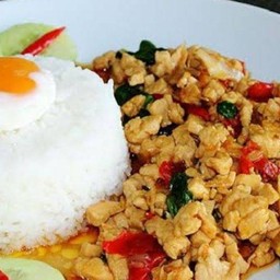 ข้าวกระเพราไก่ + ไข่ดาว