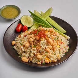 ข้าวผัดปลาแซลมอน