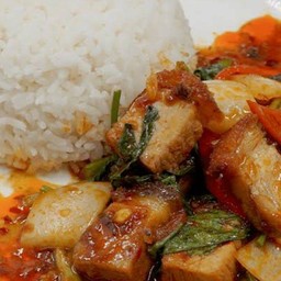 ข้าวหมูกรอบผัดน้ำพริกเผา