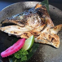 หัวปลาแซลมอลย่างเกลือ