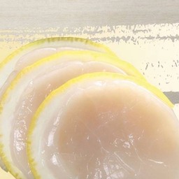 Hotate Sashmi/หอยเชลล์ซาชิมิ 4 ชิ้น