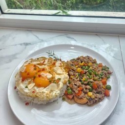 ข้าวเต้าหู้ทรงเครื่อง+ไข่ดาวmorning