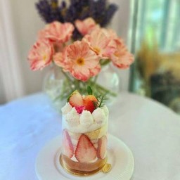 สตรอเบอรี่ช้อตเค้ก