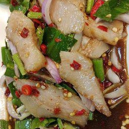 ยำคอหมูน้ำปลาร้า