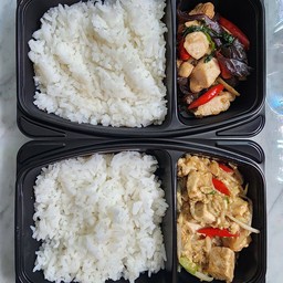 ( Set 1 ) - เมนูสุขภาพ ข้าวอกไก่ผัดขิง คลีน + ข้าวเต้าหู้ผัดถั่วงอก คลีน ( โปรโมชั่นพิเศษ )