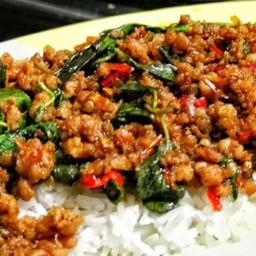 ข้าวผัดกระเพราหมูสับ