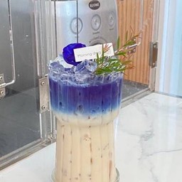 นมสดอัญชัน (เย็น)