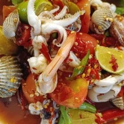 ส้มตำเทยแอบตำยำแซ่บ แรดแซ่บนัวร์ สาขามีนบุรี