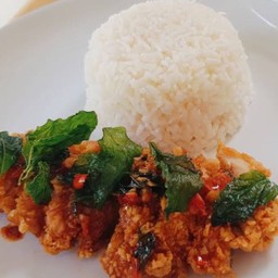 ข้าวกระเพราไก่กรอบ