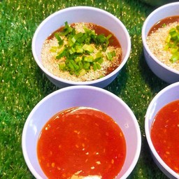 น้ำจิ่มมีสุกกี้กับแจ่วลูกค้าระบุมาได้เลย