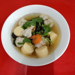 แกงจืดเต้าหู้หมูเด้ง