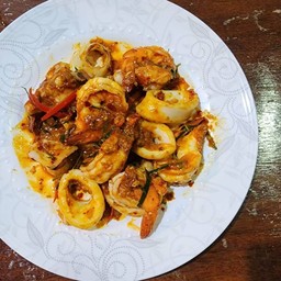 ผัดพริกแกง