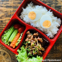 ข้าวหมูน้ำตกไข่ต้ม