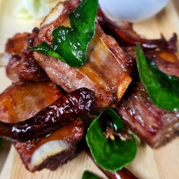 แหนมซี่โครงหมูทอด