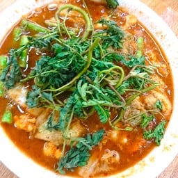 แกงส้มกุ้งชะอมไข่