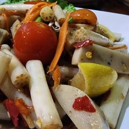 ตำไหลบัวหมูยอ