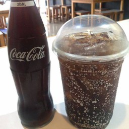 โค้กแก้วใหญ่