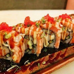 43 Salmon & Engawa Roll 5 Pcs