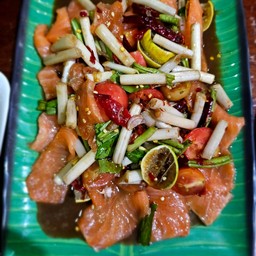 ตำไหลบัวแซลมอน