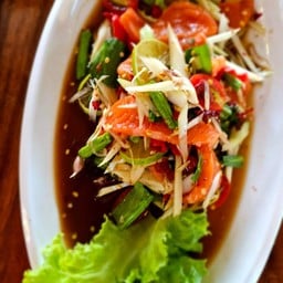 ส้มตำปลาแซลมอน