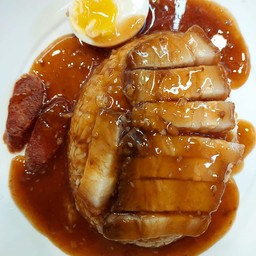 ข้าวหมูกรอบ