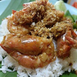 กุ้งคั่วกระเทียมพริกไท