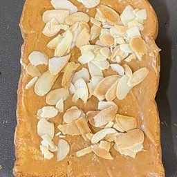 ปังรอยัล เนยถั่ว อัลมอนต์