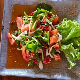 ยำปลาแซลมอน