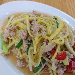 กุ้ยช่ายขาวผัดหมูสับ