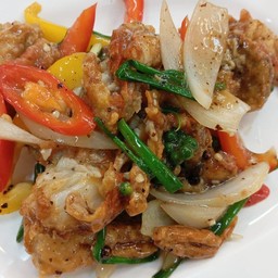ปูนิ่มผัดริกไทยดำ