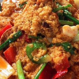 ปูนิ่มผัดผงกะหรี่