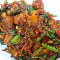 หมูป่าผัดเผ็ด
