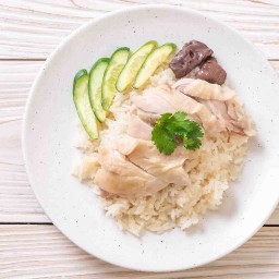 ข้าวมันไก่ หมูแดงหมูกรอบ ก๋วยจั๊บ ริมทาง