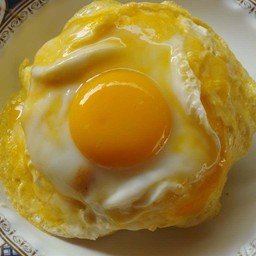 ข้าวไข่ข้นลาวา