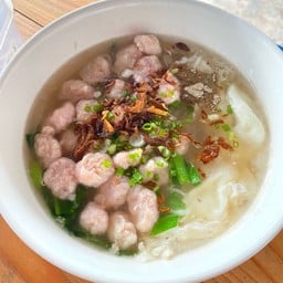 ธรรมดาหมูเด้ง หมูยอ ไข่ลวก