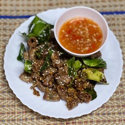 ไส้อ่อนทอดกระเทียม