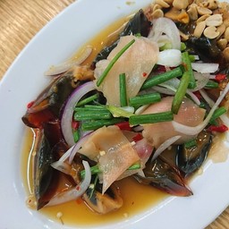 ยำไข่เยี่ยวม้า