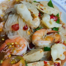 ตำเส้นเล็ก ไก่ยอ กุ้งสุก เล็บมือนาง