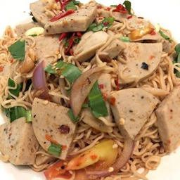 ยำมาม่าหมูยอ