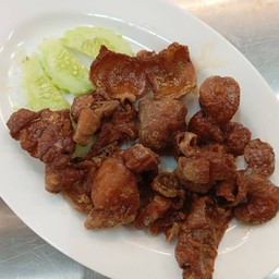 ไส้หมูพะโล้ทอด