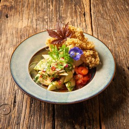 ยำส้มฉุนปลาฟูกุ้งหวาน