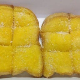 ขนมปังปิ้งเนย+นม+น้ำตาล 2 แผ่น