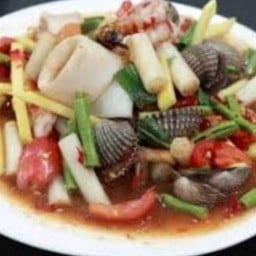ส้มตำไก่ย่างราชา (เจ้าเก่า ป้าสุ มบ.นันทวัน5)
