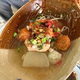 ต้มจืด ลูกชิ้นแคะ+หมูแดง (น้ำ)