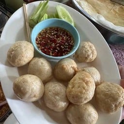 ลูกชิ้นหมูทอด