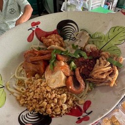 ลูกชิ้นแคะ+หมูแดง (แห้ง)