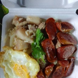 ข้าวผัดหมูสามชั้น+กุนเชียง+ไข่ดาว