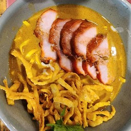 ข้าวซอย หมูอบนำ้ผึ้ง