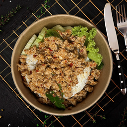 ข้าวหน้าหมูชิ้นผัดเผ็ด