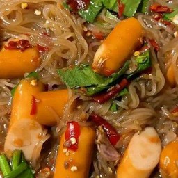 ยำเส้นเล็กไส้กรอก